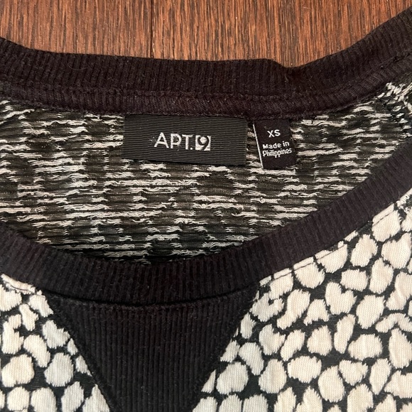 EUC APT 9 thin sweatshirt sz XS - Picture 2 of 2